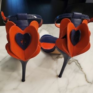 Tory Burch Navy Heels w/ Red Hearts Size 8
